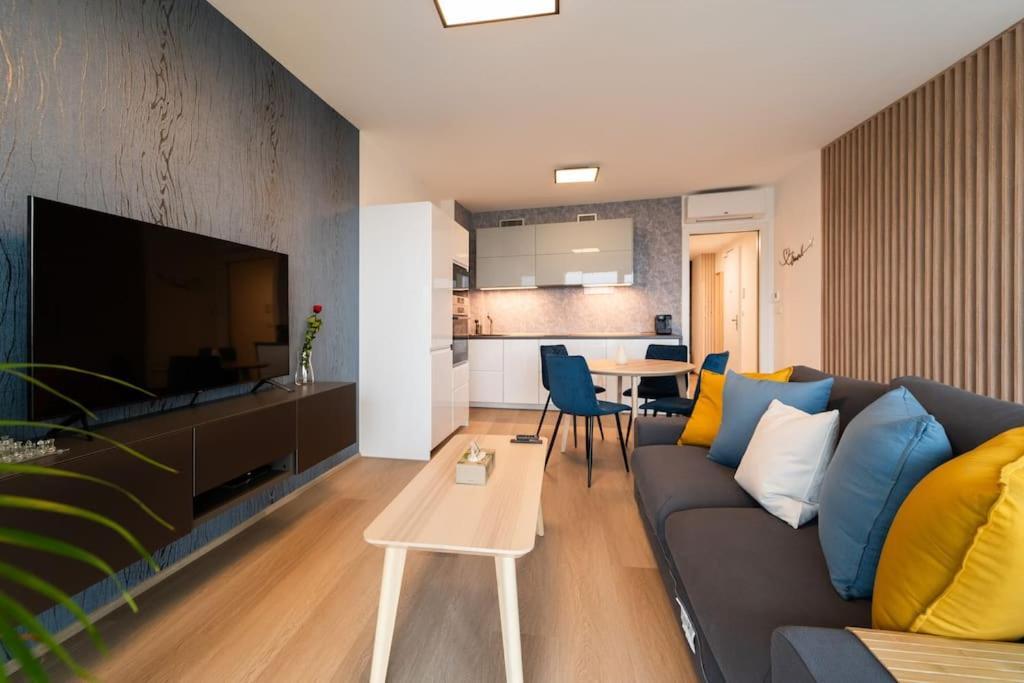 Insady - In Brno-center Apartment
